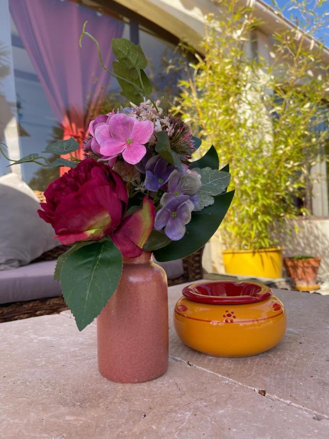 Mas De La Butte Blanche Bed & Breakfast Orgon Exterior foto