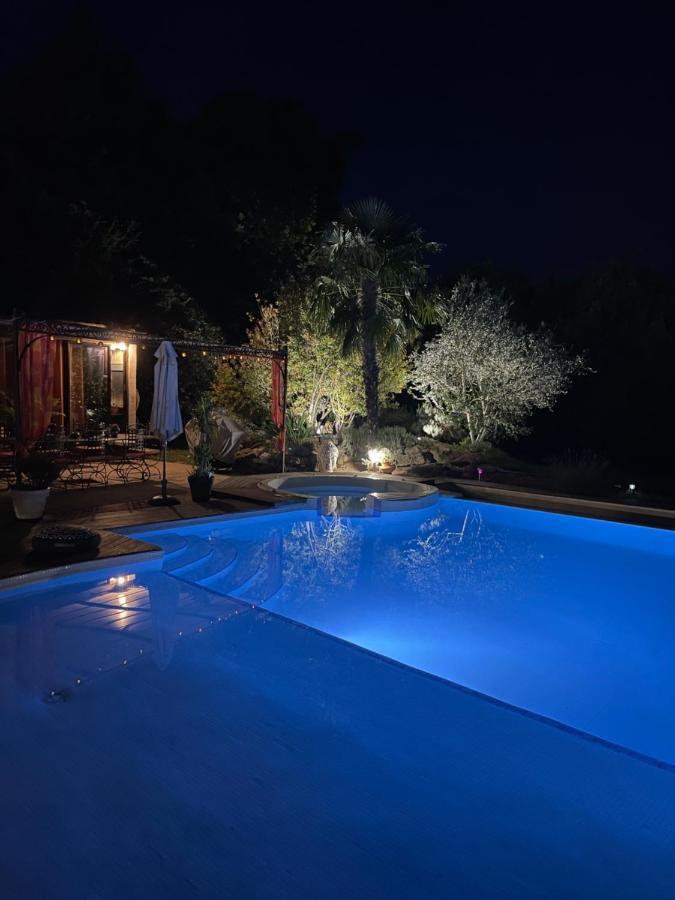 Mas De La Butte Blanche Bed & Breakfast Orgon Exterior foto